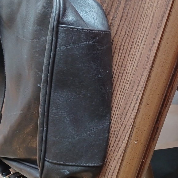 T.r Bentley brown leather purse, 11x8x4 - Picture 3 of 7